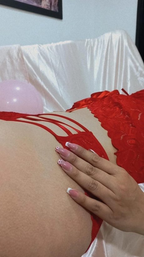 Naakte gelekte OnlyFans-foto van Diana