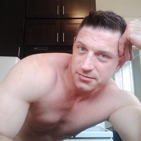 Обнаженная фотография утечки OnlyFans от Andrew Carter