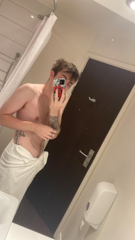 Обнаженная фотография утечки OnlyFans от Tattedsloth