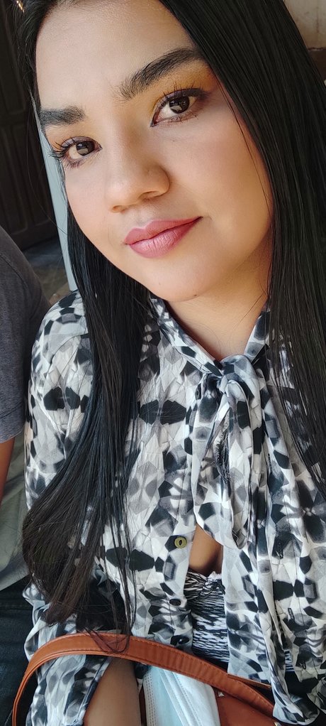 Nagie wyciekłe zdjęcie OnlyFans od Sheyl