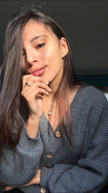 Naken lekkede OnlyFans-bilde av Mbar Nataly