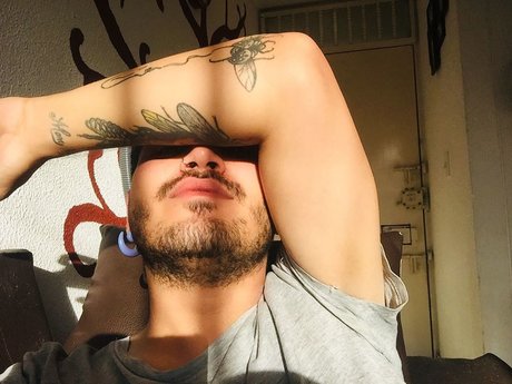 Nahá fotka uniklých OnlyFans od Mauricio Hil