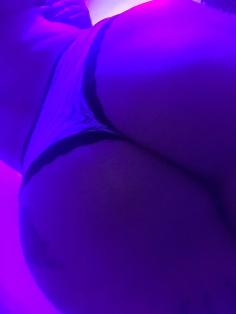 Nahá fotka uniklých OnlyFans od Shannon Carey