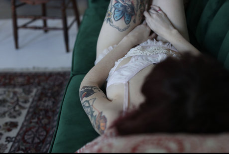 Naken lekkede OnlyFans-bilde av Lydia Leggs