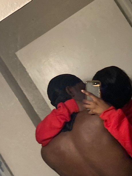 Alaston vuotanut OnlyFans-kuva Daino