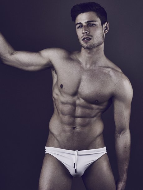 Naken läckt OnlyFans-bild av Tom Walker
