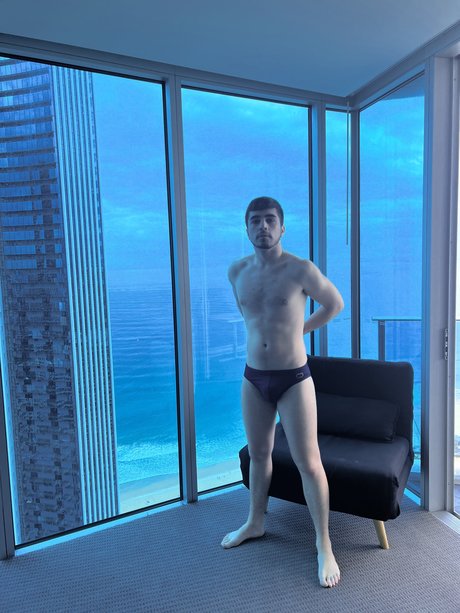 Naken läckt OnlyFans-bild av Cheeky Boy