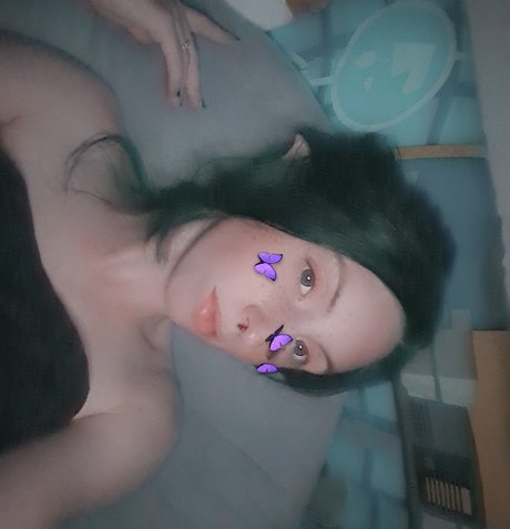 Naken läckt OnlyFans-bild av Vae