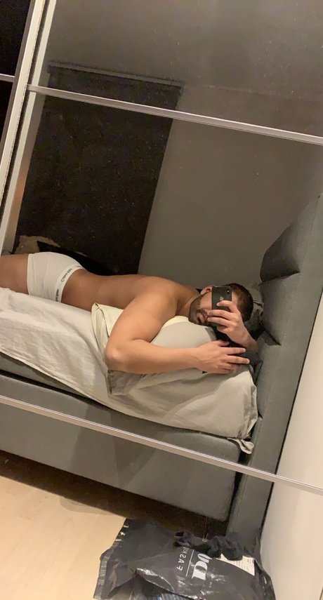 Alaston vuotanut OnlyFans-kuva Viktor
