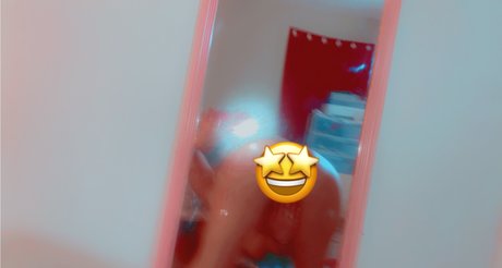 Naakte gelekte OnlyFans-foto van Nina