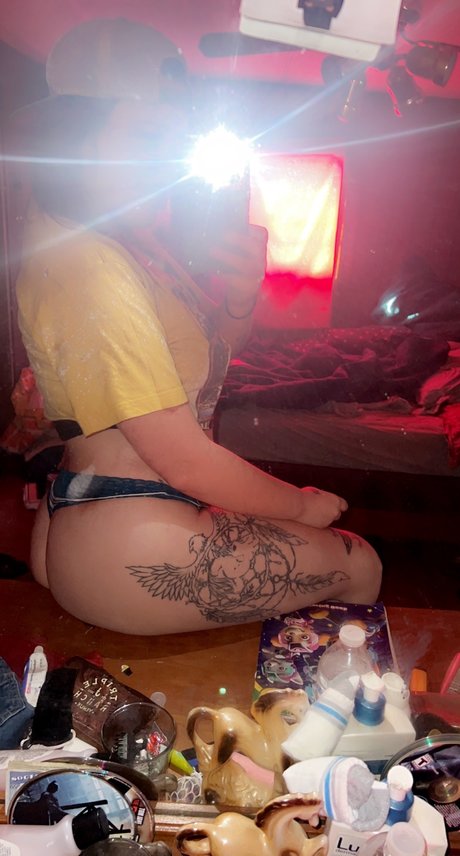 Alasti lekkinud OnlyFans-i pilt Kate