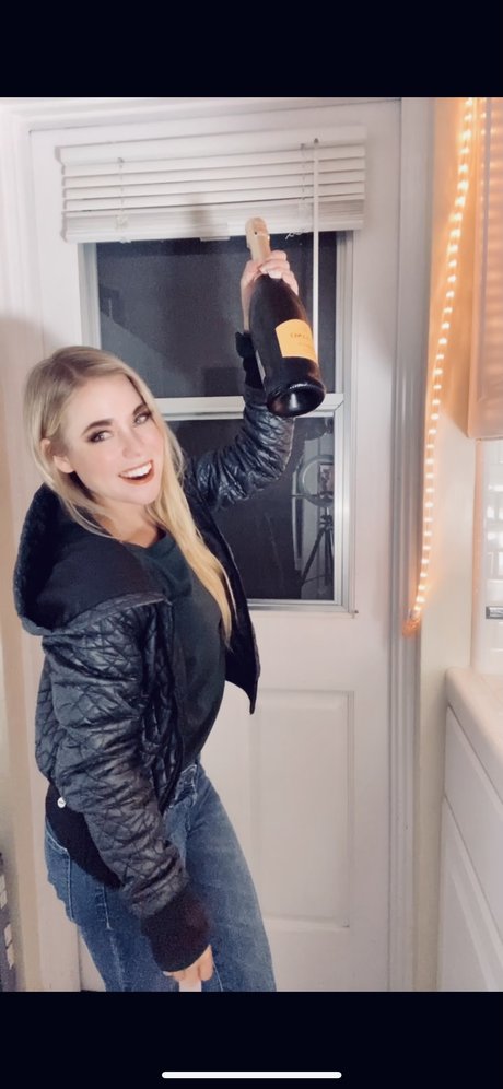 Nacktes geleaktes OnlyFans-Foto von Danielle