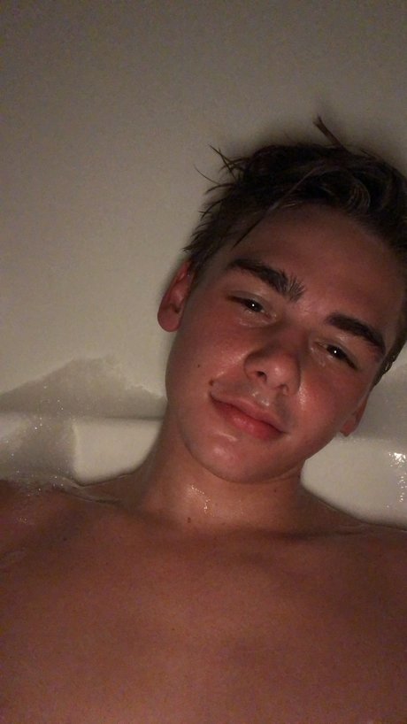 Обнаженная фотография утечки OnlyFans от Paxton Ward