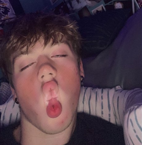 Naken läckt OnlyFans-bild av Steven Sub Bottom