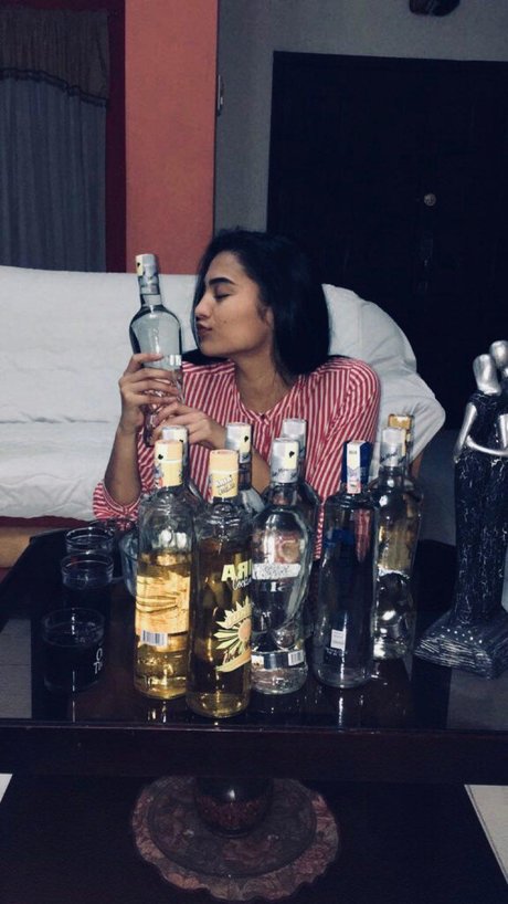 Naakte gelekte OnlyFans-foto van Sendaya
