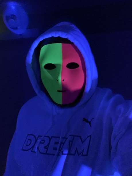 Alasti lekkinud OnlyFans-i pilt Sneakydicc