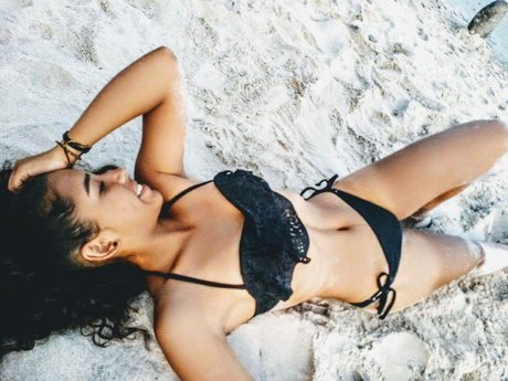 Alaston vuotanut OnlyFans-kuva Manzana Ma  
