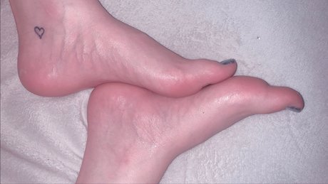 Naken läckt OnlyFans-bild av Porcelain Paws