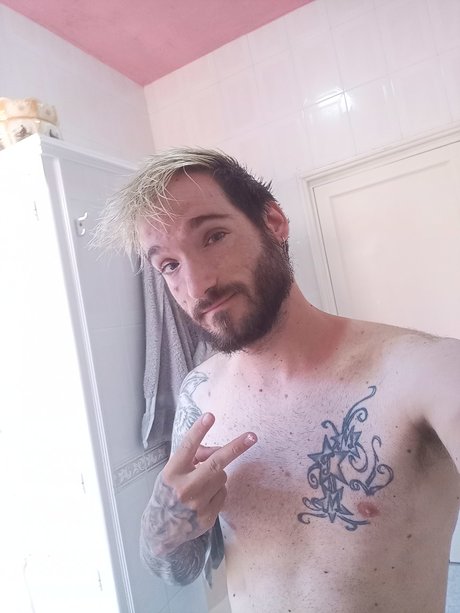 Nagie wyciekłe zdjęcie OnlyFans od Richard Smith