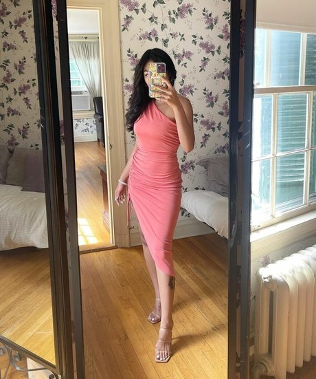 Foto di nudo di fuga di OnlyFans di Reyna Morena