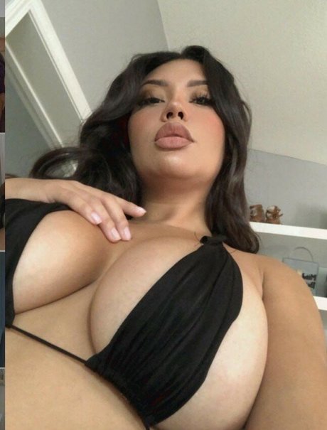 Обнаженная фотография утечки OnlyFans от Priscilla Stephanie