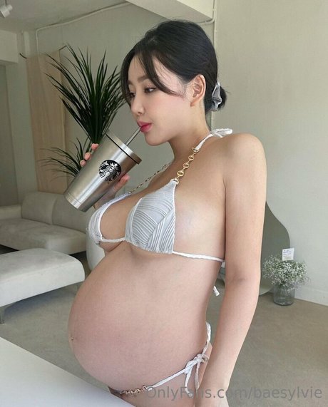 Nacktes geleaktes OnlyFans-Foto von Baesylvie