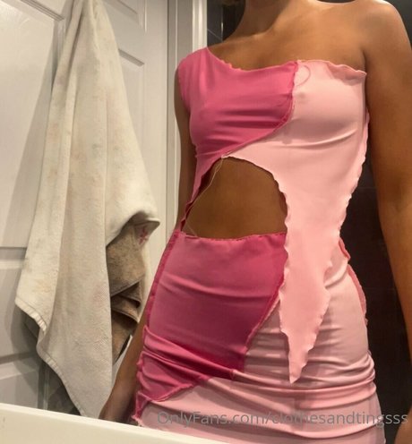 Foto nua vazada do OnlyFans de Clothesandtingsss