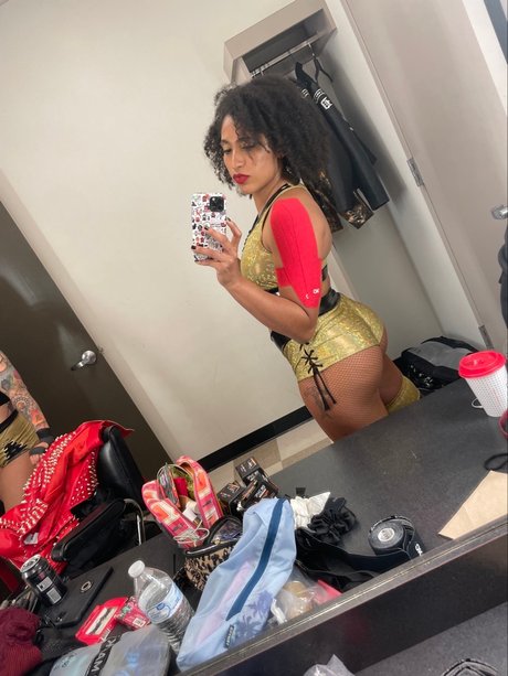 Naken lekkede OnlyFans-bilde av Marti Belle