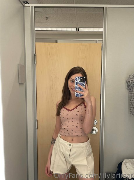 Nahá fotka uniklých OnlyFans od Lily Larimar