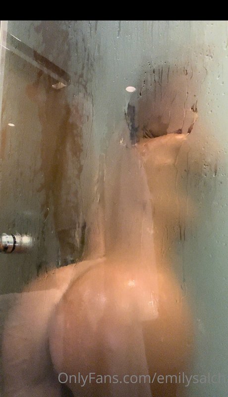 Nahá fotka uniklých OnlyFans od Emily Salch