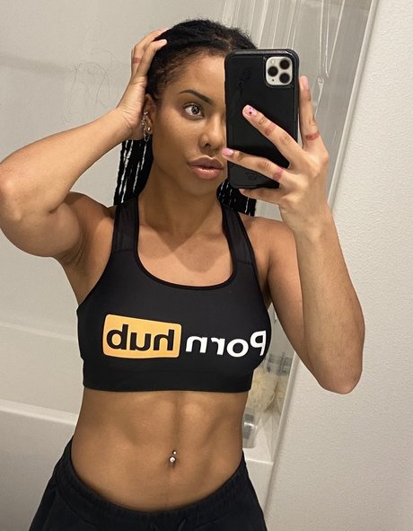 Kira Noir