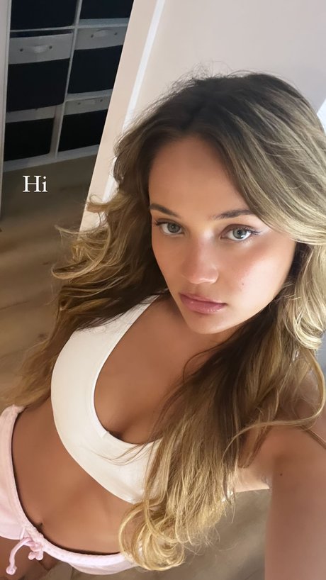 Nøgent lækket OnlyFans-billede af Mia Gibbs