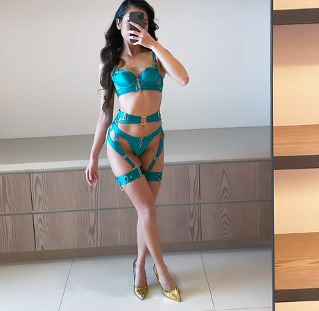 Nahá fotka uniklých OnlyFans od Vina Sky