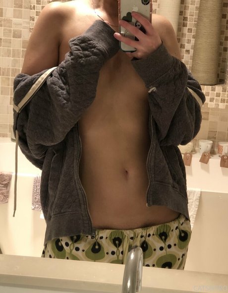 Alaston vuotanut OnlyFans-kuva Catsefiro