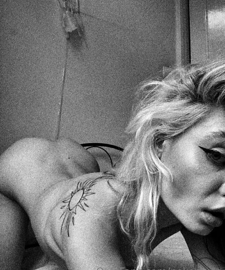Nøgent lækket OnlyFans-billede af Nekomuse