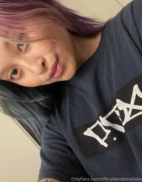 Alaston vuotanut OnlyFans-kuva Kendama Babe