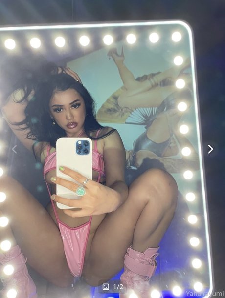 Nahá fotka uniklých OnlyFans od Yahaira Yumi