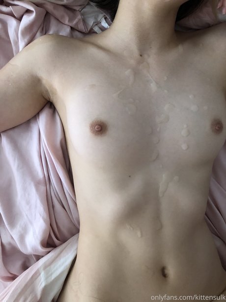 Nahá fotka uniklých OnlyFans od Yyuki