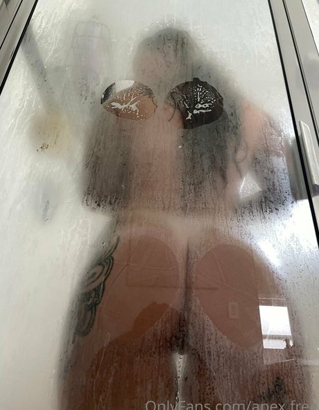 Nahá fotka uniklých OnlyFans od Apex Suicide