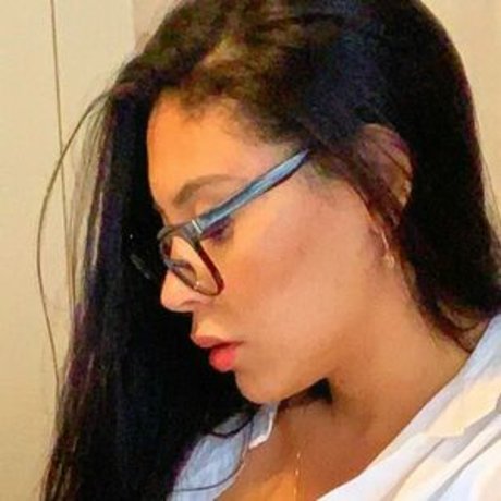 Bella Moreira