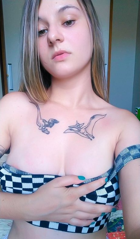 Ana Karolina Eisen OnlyFansリークヌード写真
