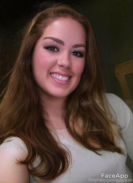 Nahá fotka uniklých OnlyFans od Aussiesis