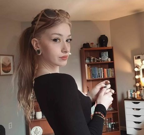 Naakte gelekte OnlyFans-foto van Christa Panek
