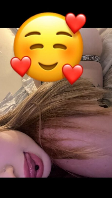 Naken lekkede OnlyFans-bilde av Emme03