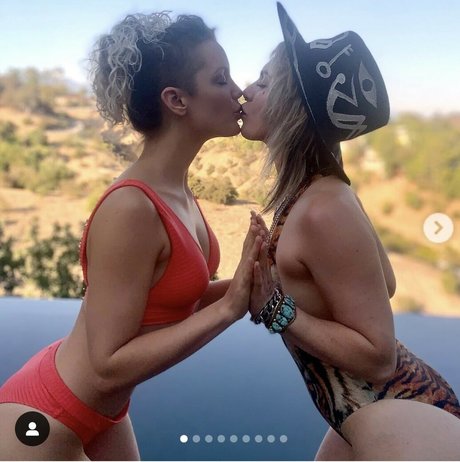 Naken läckt OnlyFans-bild av Thea Ulrich