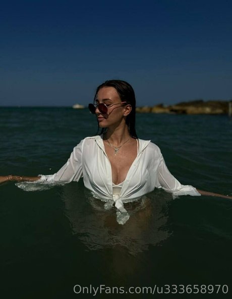 Naken lekkede OnlyFans-bilde av Annieaa