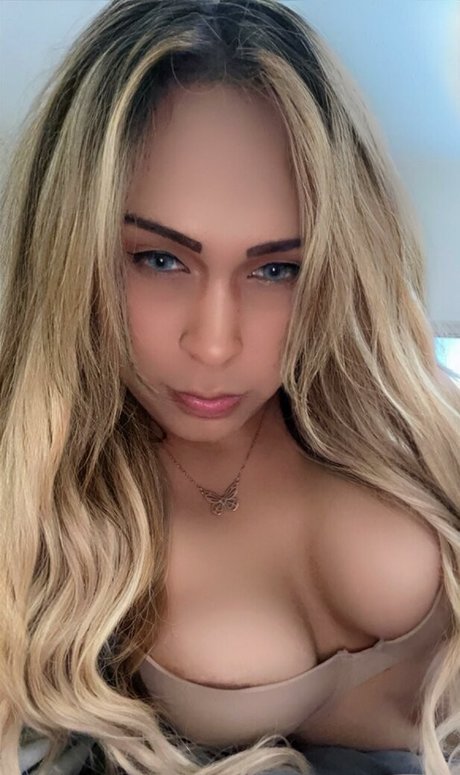 Adrianna Vega