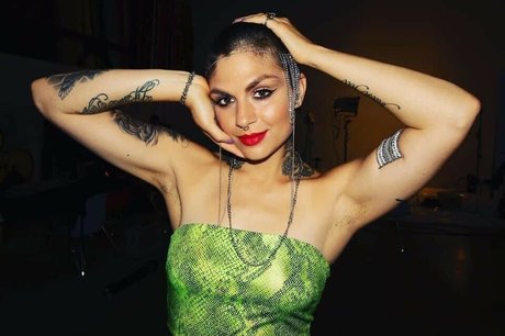 Naken läckt OnlyFans-bild av Krewella