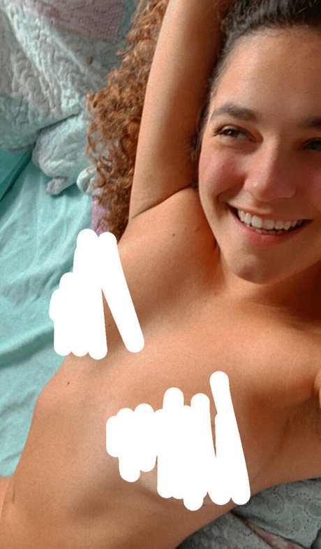 Foto desnuda filtrada de OnlyFans de Paolabuzzonefree