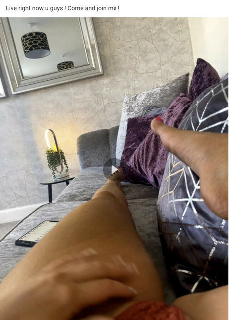Naken läckt OnlyFans-bild av Emilyjones